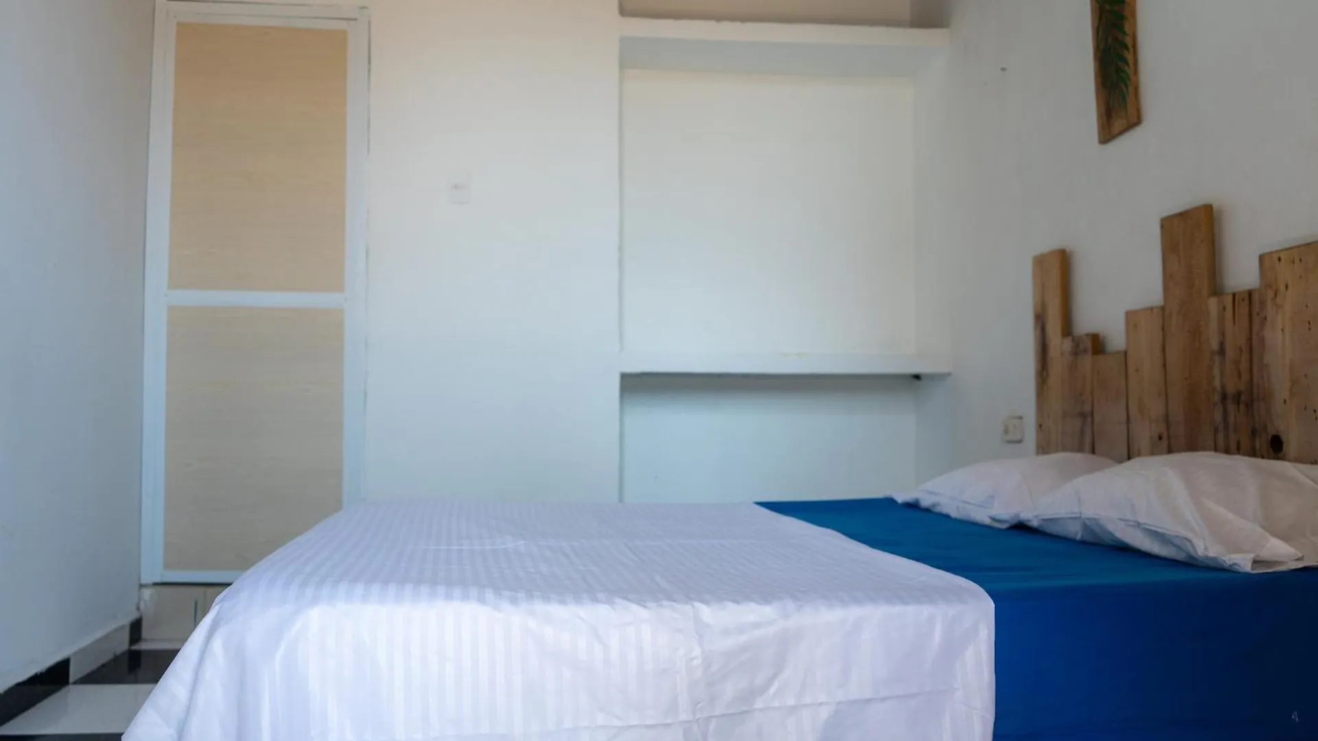 Maranatha Hostal Santa Marta  Pensión
