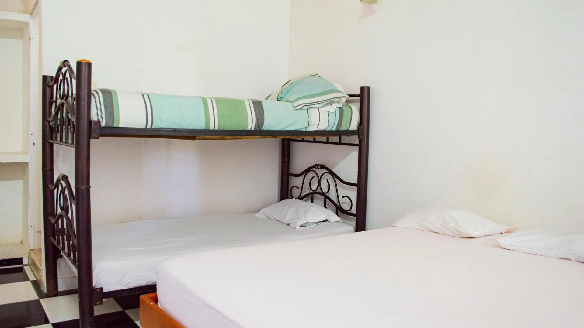 Maranatha Hostal Santa Marta